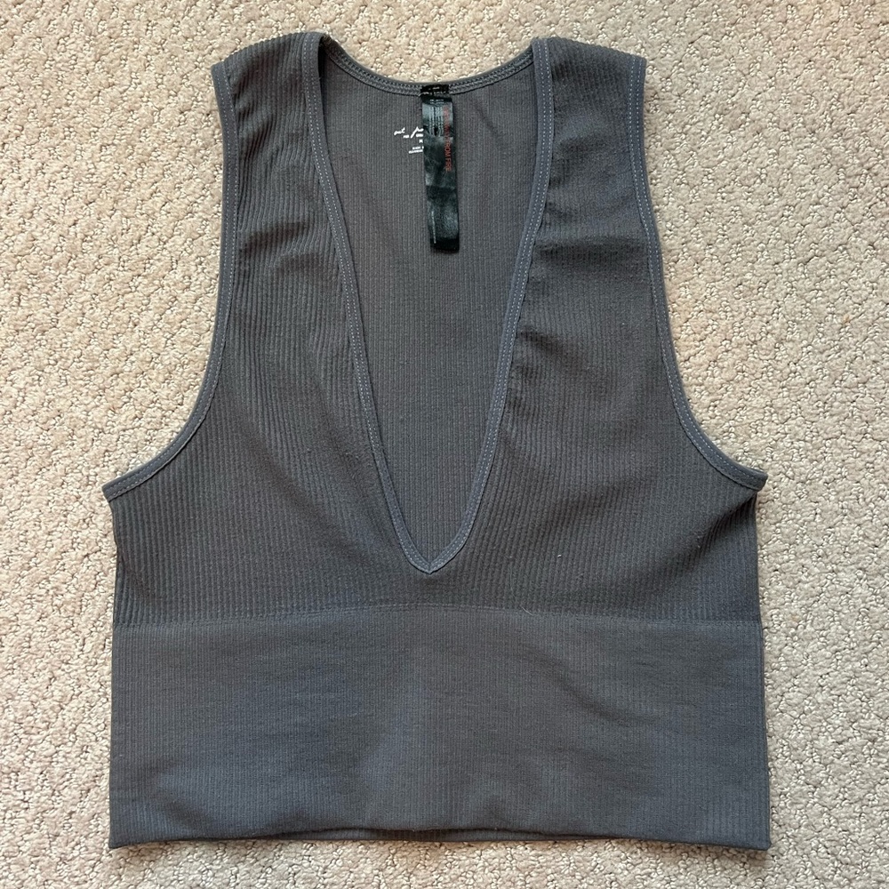 Urban Outfitters Out from Under Hailey Seamless Plunge Bra Top